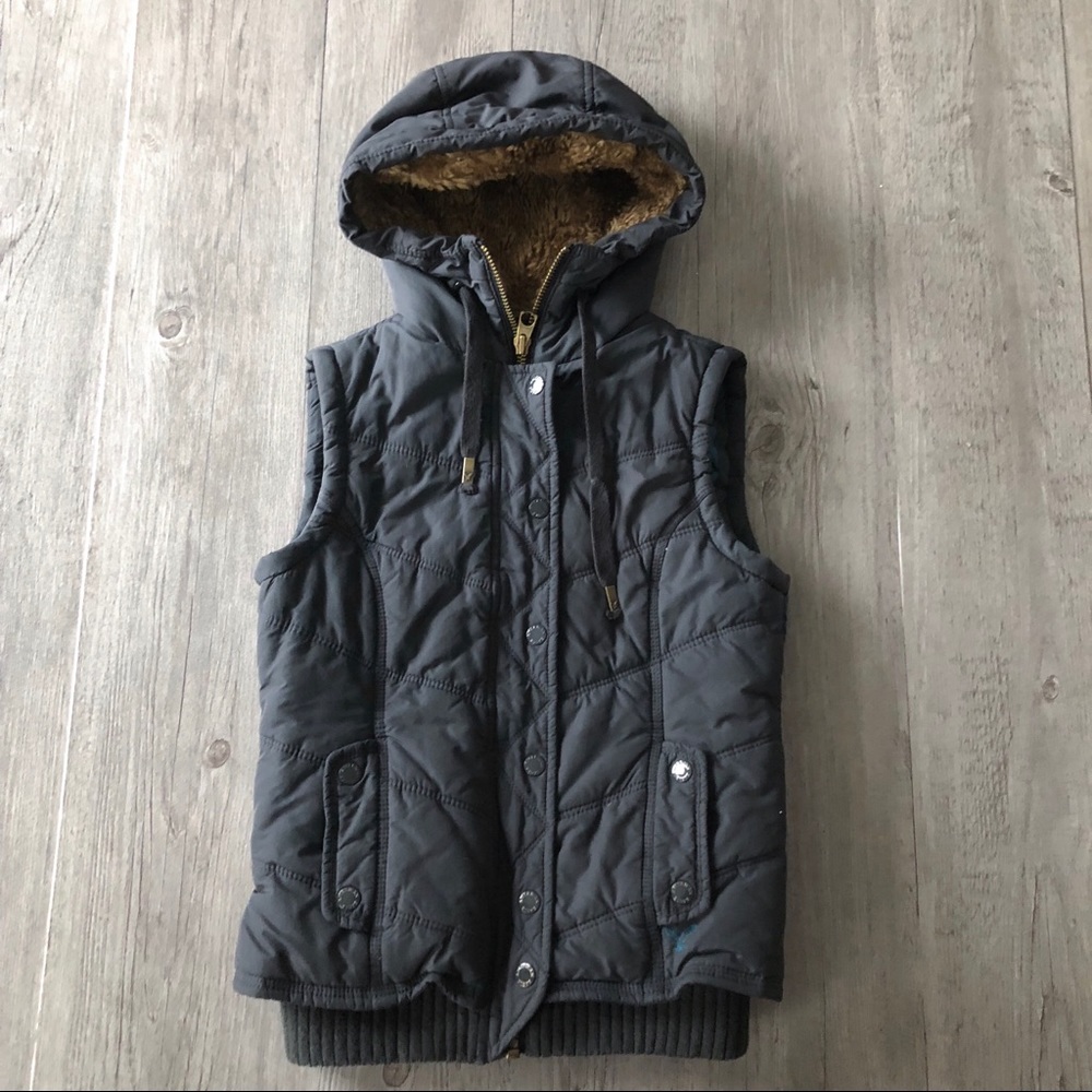 1 Day $⬇️ Hooded Vest